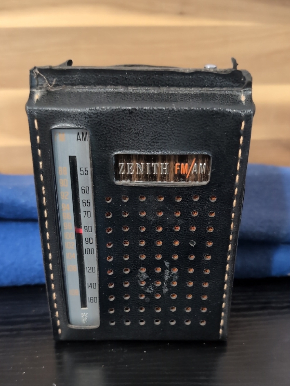 Zenith Black AM/FM Portable Radio with Textured Case Untested